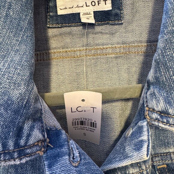 Women's Light Blue Denim Jacket - Picture 3 of 3